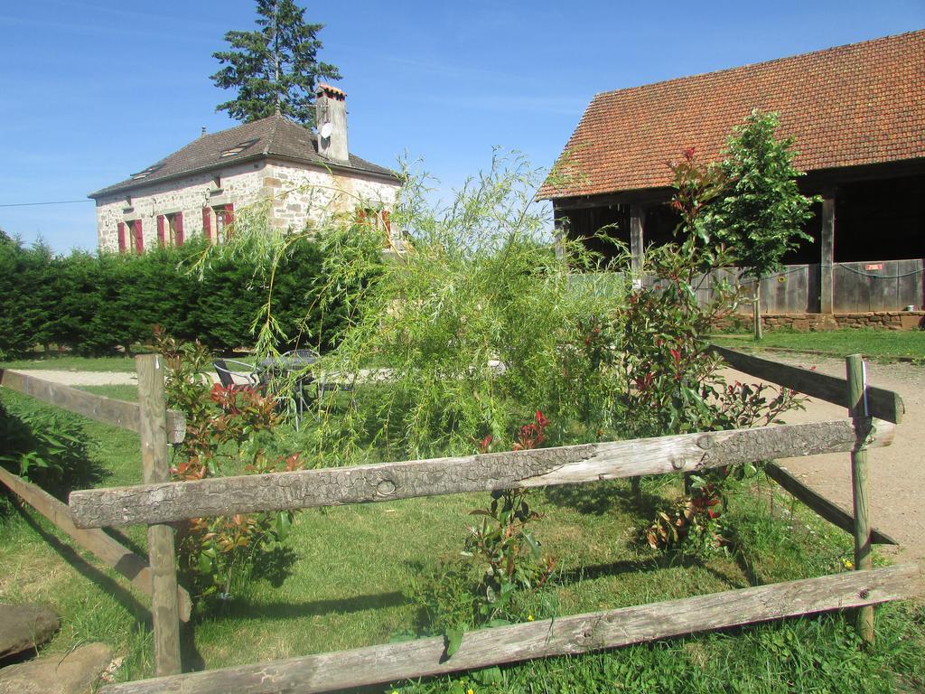 Lacapelle-Marival Ecuries De Saint Maurice- Maison D'Hotes De Gondou المظهر الخارجي الصورة
